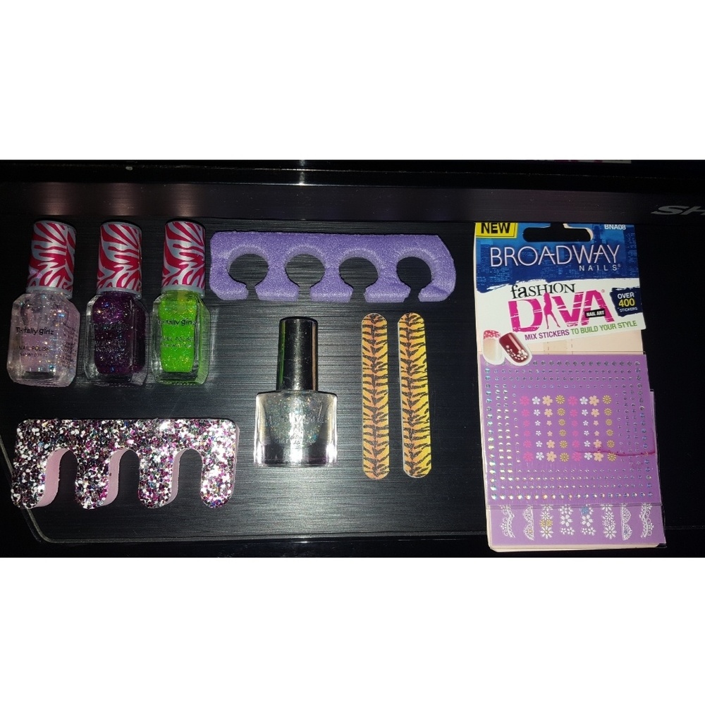 Mini Pearl Manicure Items